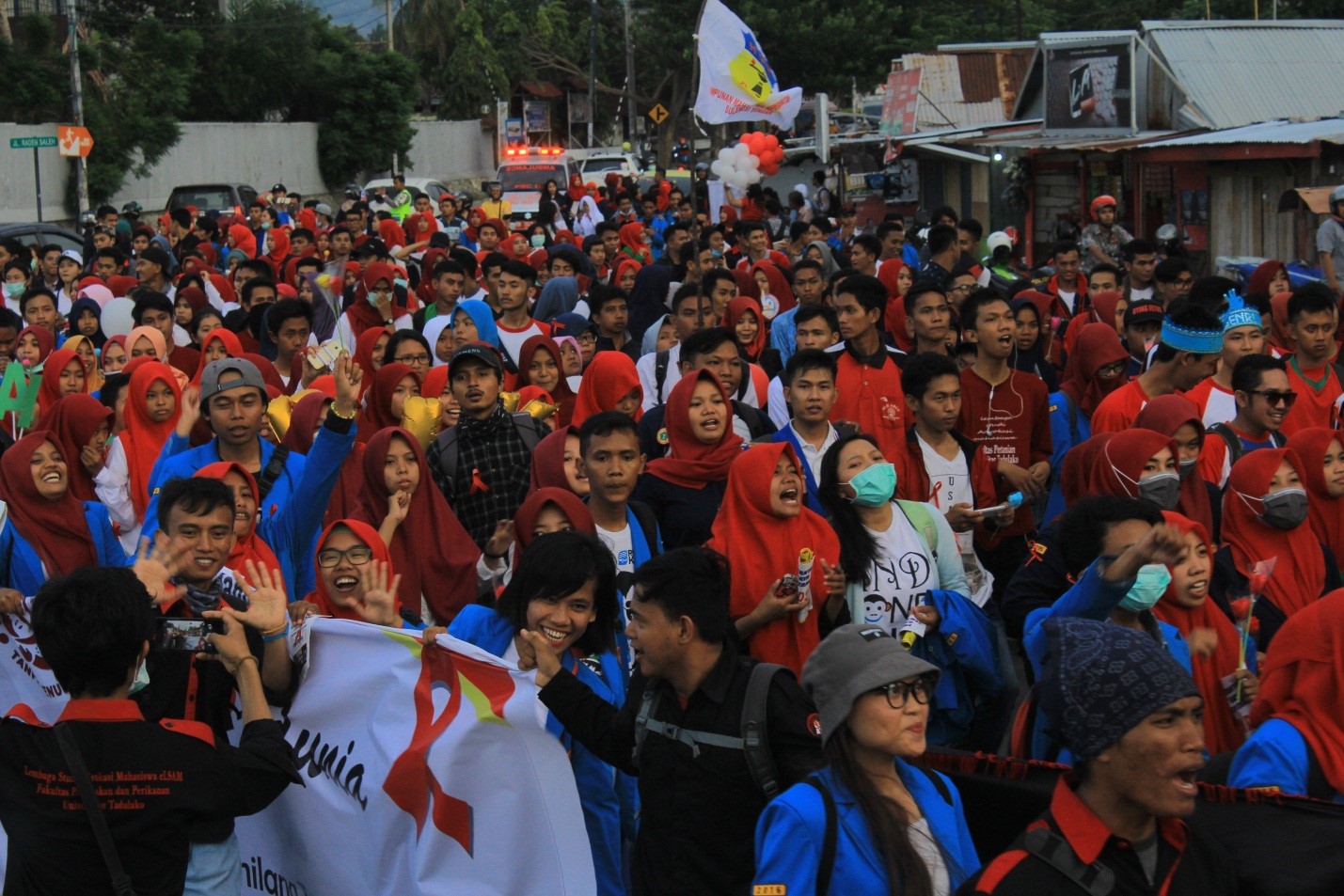 Puluhan Mahasiswa se-Kota Palu Peringati Hari HIV/AIDS Sedunia
