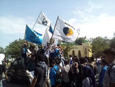 Aksi Protes Mahasiswa FISIP, Gedung Dekanat Dibanjiri Massa